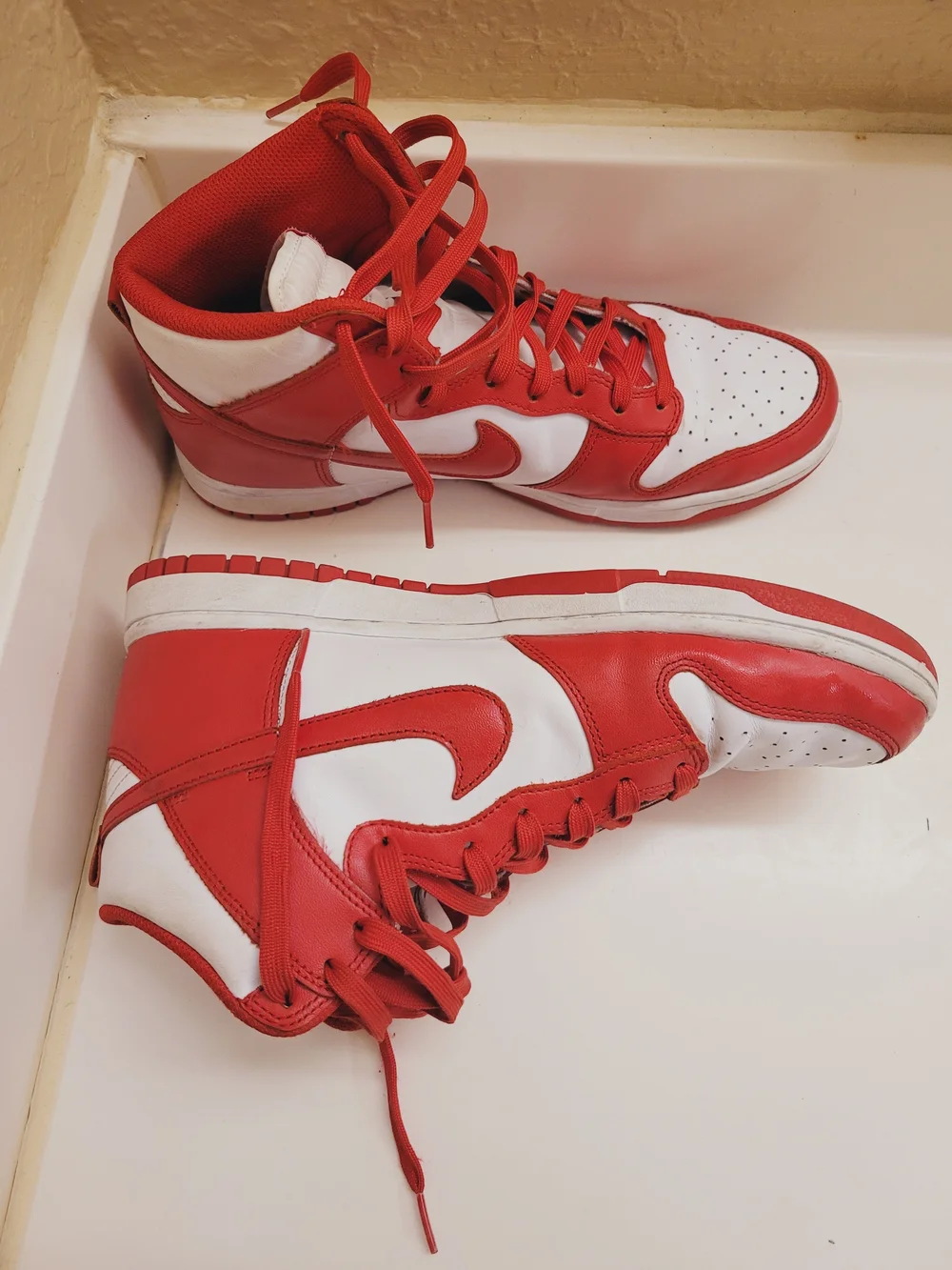 Mens 10 Red and White High-Top Sneakers